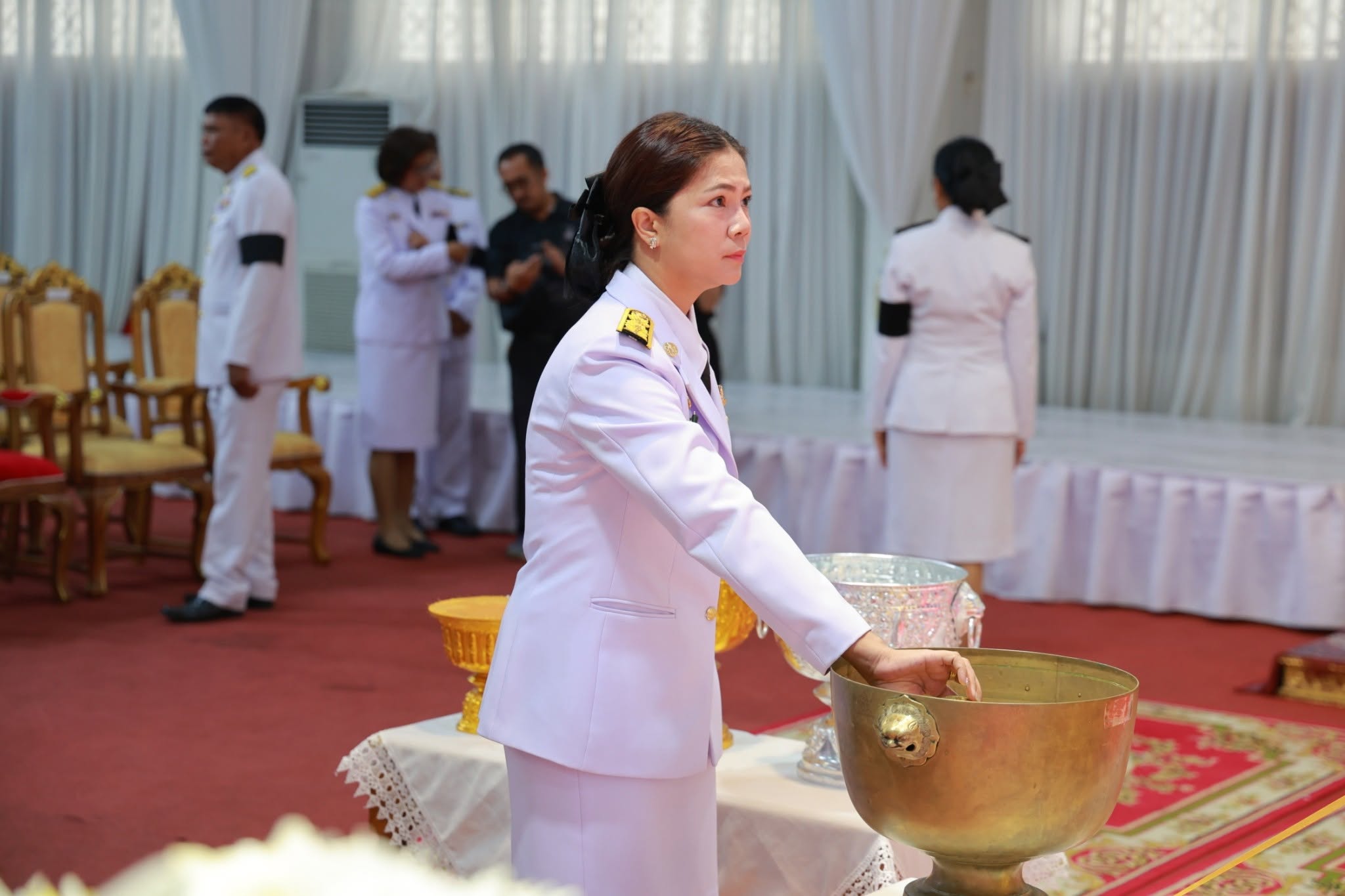 title - ปฏิรูปที่ดินจังหวัดเพชรบุรี พร้อมด้วย เจ้าหน้าที่ ส.ป.ก.เพชรบุรี ร่วมิธีถวายน้ำสรงพระศพเบื้องหน้า พระรูป สมเด็จพระเจ้าลูกเธอ เจ้าฟ้าพัชรกิติยาภา นเรนทิราเทพยวดี กรมหลวงราชสาริณีสิริพัชร มหาวัชรราชธิดา